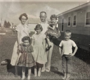 Thomas E. and Elma B. Sparks and their children, Sara, Sandra, Drucilla, and Eddie in Texas City