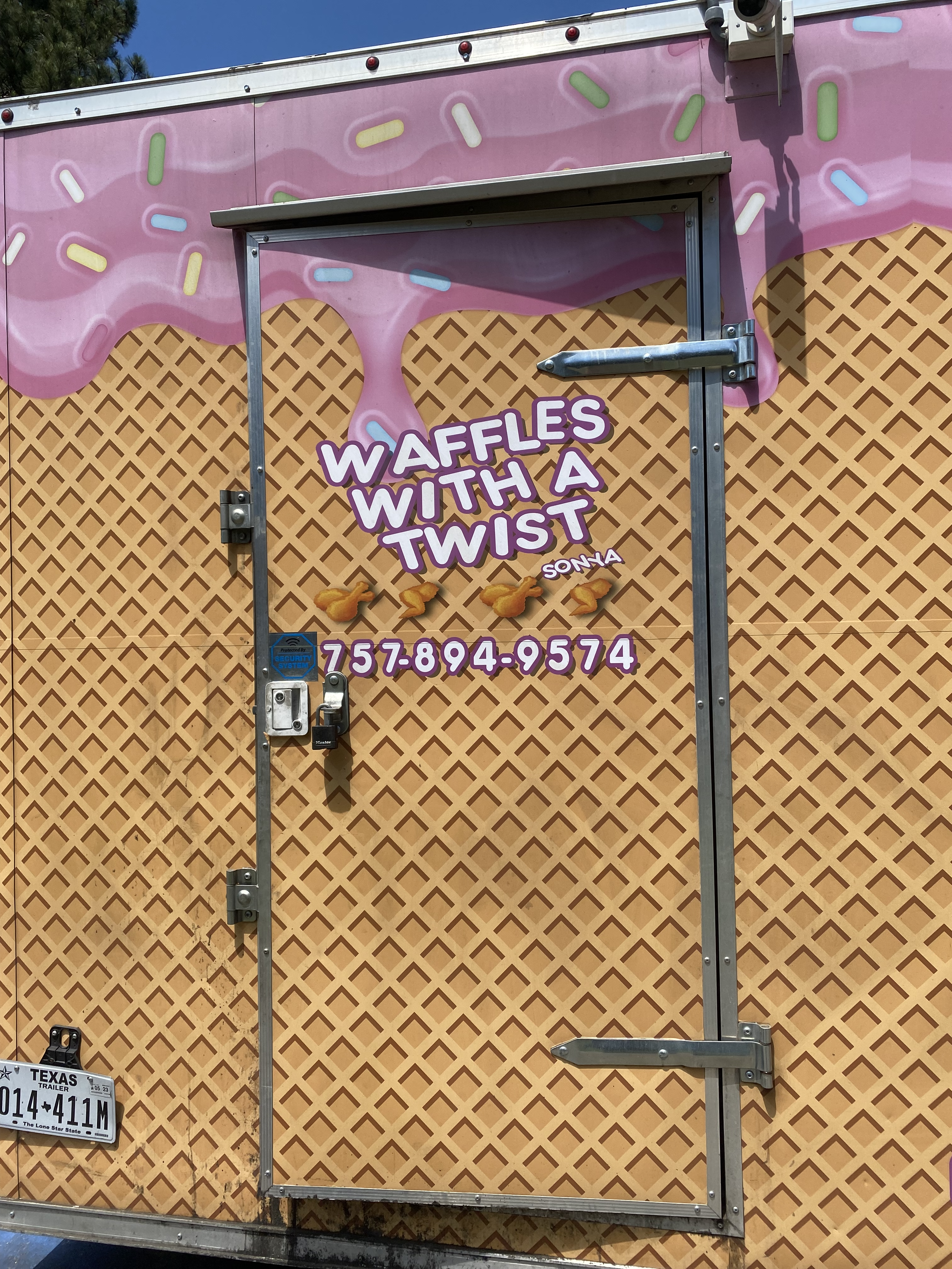 Waffles With a Twist hits Center, Texas 