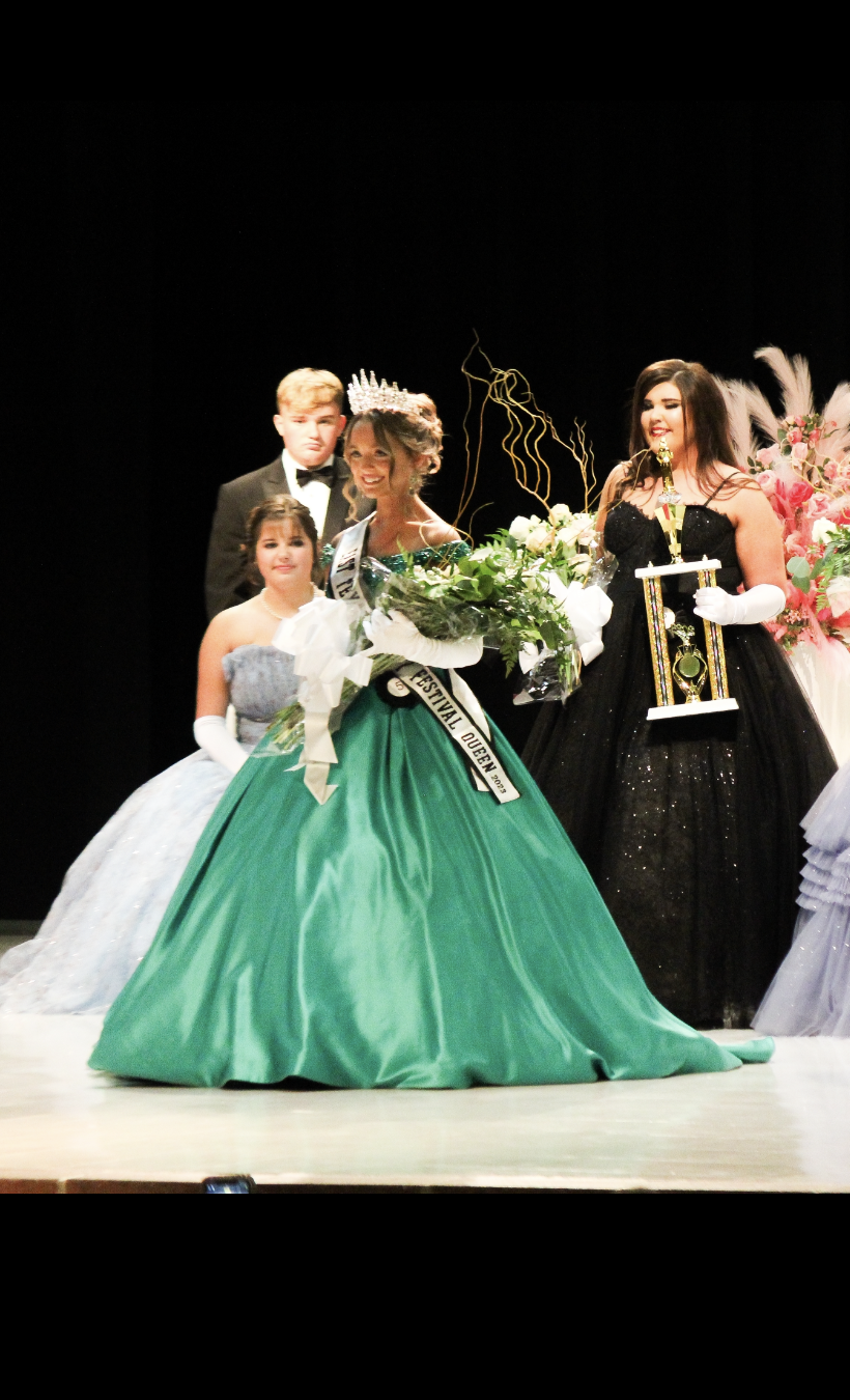 Laura Anne Scull crowned Poultry Festival Queen 