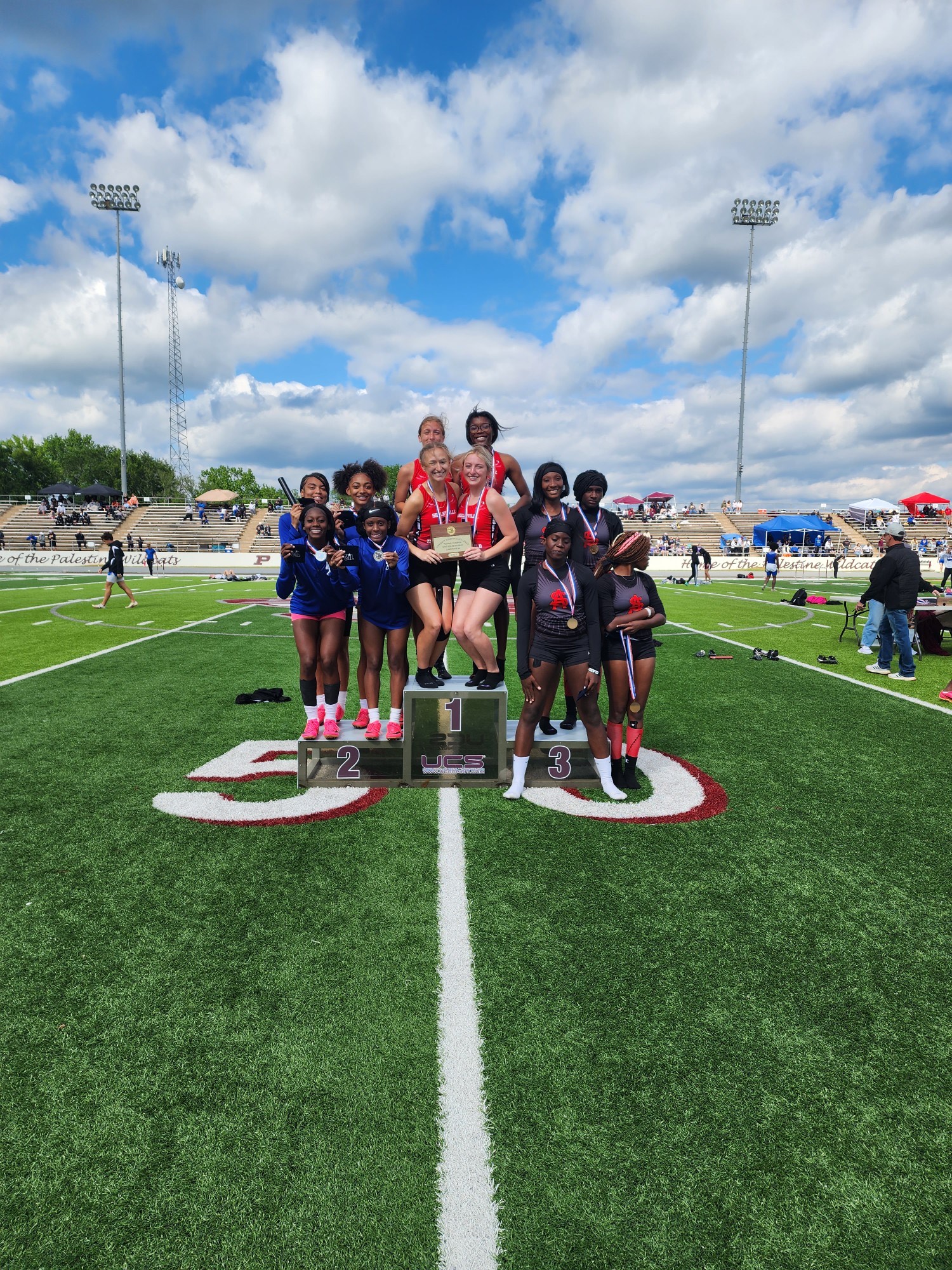  Lady Dragon Track State Qualifiers head to State Track Meet 