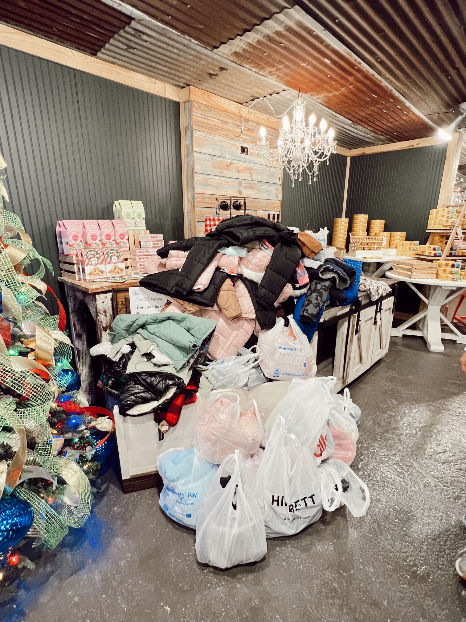 White Cottage Mercantile and Snell Photography collecting Coats for Kindness 