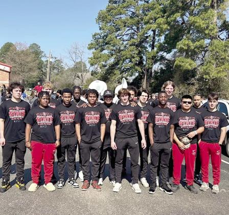 Shelbyville Dragons Basketball Team heading out to San Antonio for the Semi Final game.
