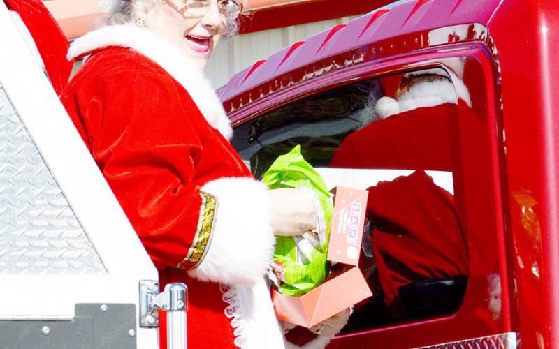 Christmas cheer comes to Shelby County