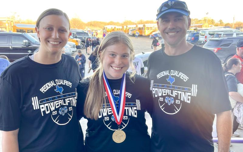 Joaquin High School Student makes Powerlifting Regional Champion