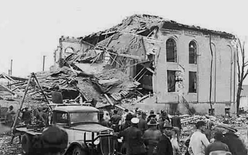 1937 London School Disaster Program Presented to TAGHS about the 1937 natural gas explosion in a school in New London, Texas taking the lives of 294 people...