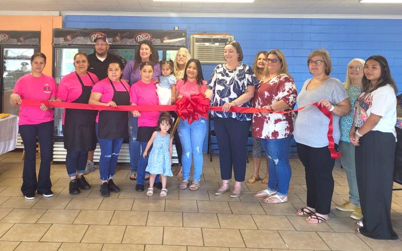 Los Jarritos New Member Ribbon Cutting