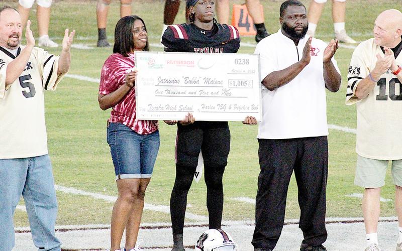 Jatavius “Bubba” Malone was the recipient of a KYKX Game of the Week $1,005 scholarship presented at Tenaha’s Homecoming game last Saturday night. Tenaha Yearbook | Light and Champion