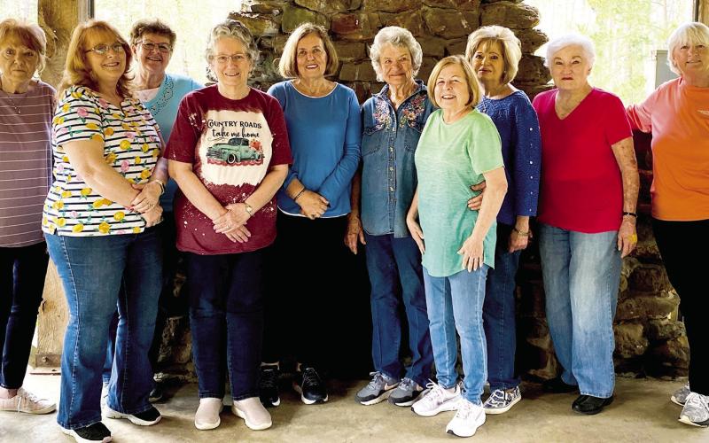 Center Garden Club enjoys Boles Field picnic
