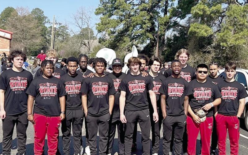 Shelbyville Dragons Basketball Team heading out to San Antonio for the Semi Final game.