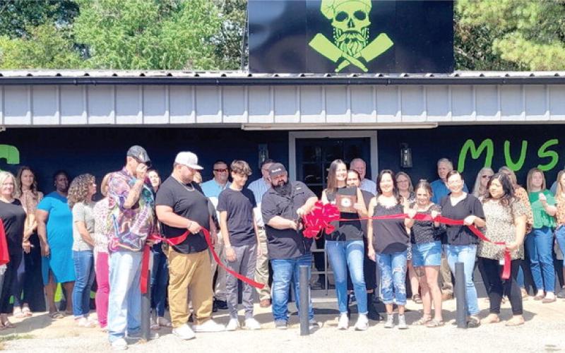 J’s Bar and Grill ribbon cutting