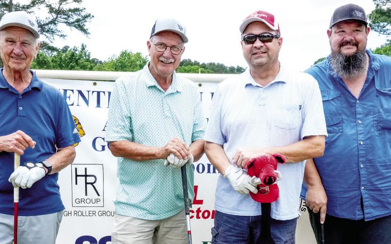 Center Noon Lions Club holds annual golf tournament