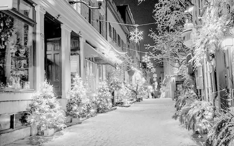How to keep guests entertained this holiday season