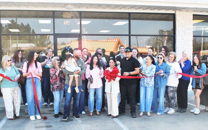 Everlume offers affordable jewelry and clothing