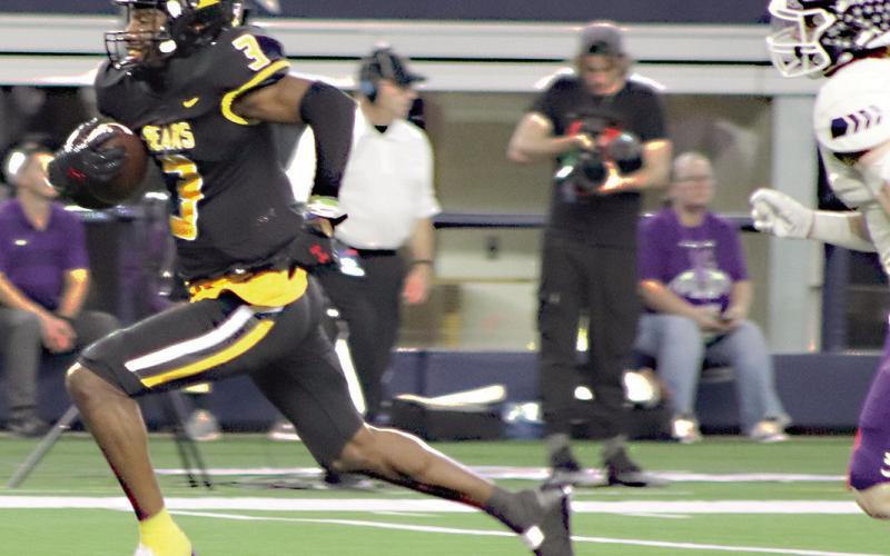 Off to the races is Amare Bruton for one of the 6 touchdowns scored by Timpson. Taylor Bragg | The Light and Champion