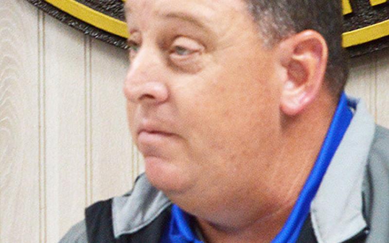 Superintendent Ryan Fuller updates the Joaquin ISD board on the progess of construction on the district’s new softball field. Zack Clark | Light and Champion