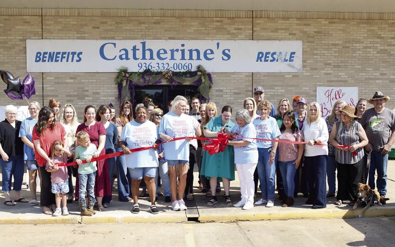 Shelby Mini Mall holds ribbon cutting
