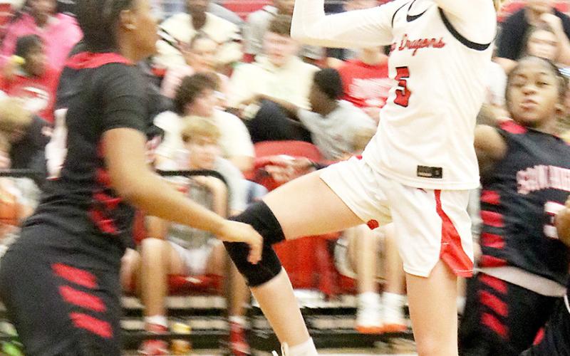 Shelbyville Dragons take on San Augustine Wolves in hoops