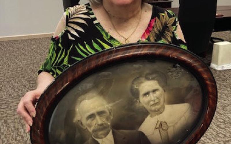 Dickey shares Sparks family history with TAGHS
