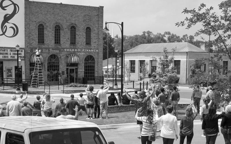 2023 photo taken to honor 1923 downtown scene