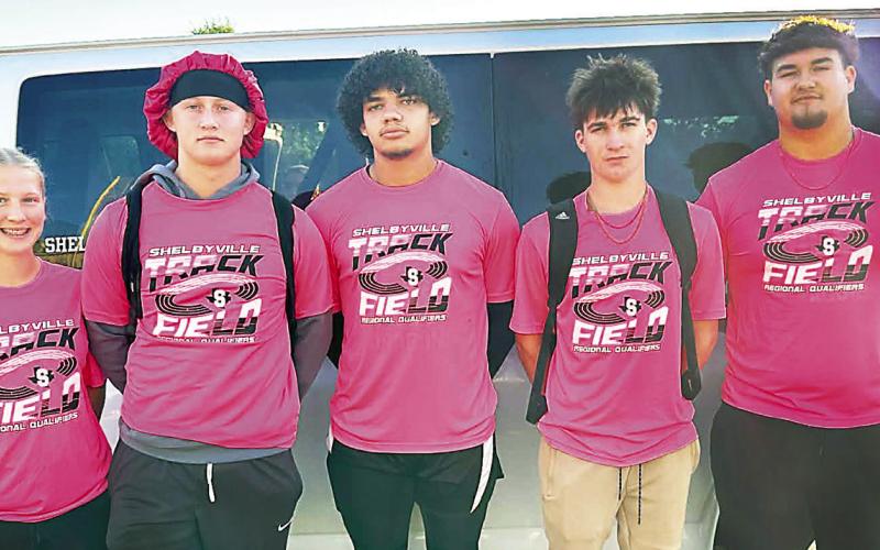 Shelbyville High School track athletes advanced to the Regionals meet in Palestine, hosted on May 1 and 2. Tate Obregon nished 3rd in discus, Trevin Cartwright placed 7th in shot put, and Shon Parker placed 8th in hurdles. Left to right: Heidi Stutts, Tate Obregon, Trevin Cartwright, Shon Parker, and Cason Lee. Track head coaches are (not pictured) Demarious Osby and Carrie Obregon. Submitted | Light and Champion