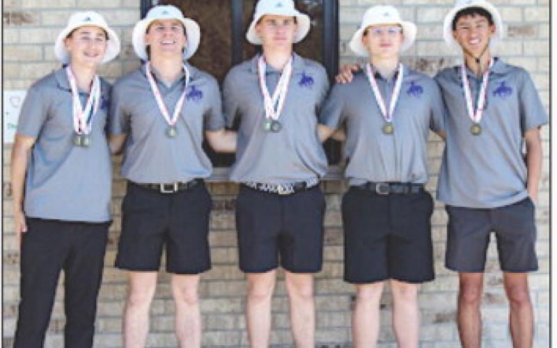 Rider golf teams compete in home links tournament