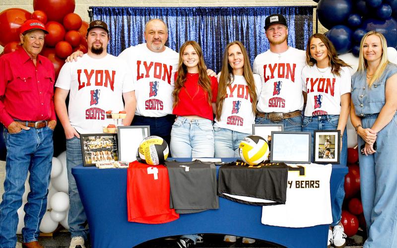THS’s Molloy signs with Lyon College