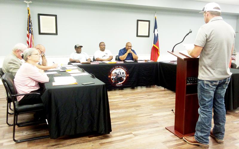 Jake Metcalf, former Tenaha City Police Chief, addressed the Tenaha city council concerning restricted speech at council meetings and alleged illegal activity by council members at the council’s Monday, Aug. 25, meeting. David Danley | Light and Champion