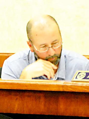 Superintendent Jake Henson studies some information presented during the CISD board’s meeting held Wednesday, Feb. 11. Maggie Vaughn | Light and Champion