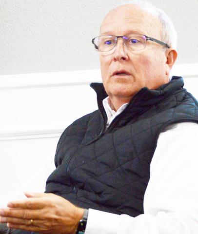 County Auditor Clint Porterfield outlines the county’s sick pool participation eligibility requirements during the Nov. 26 commissioners court meeting. Zack Clark | Light and Champion
