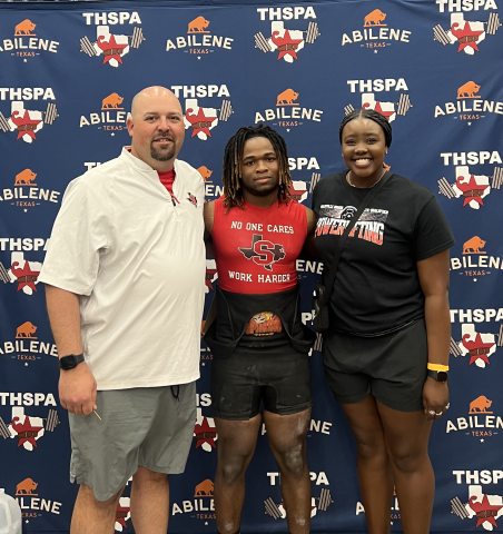 Shelbyville High School's Carlos Garrett sets new personal Powerlifting Records