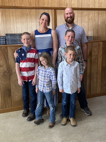East Texas Family bings baked goods and worship to local towns