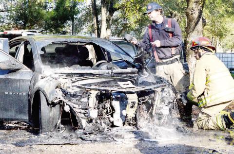 Vehicle destroyed by fire