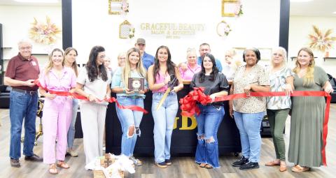 Graceful Beauty Salon holds grand opening ribbon cutting