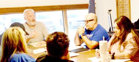 During an emergency city council meeting held Friday, Oct. 31, Joaquin mayor, Jessie Griffith (left) resigned his position. The council appointed Rusty Wilson (right) to take his place. David Danley | Light and Champion