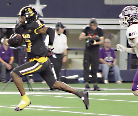 Off to the races is Amare Bruton for one of the 6 touchdowns scored by Timpson. Taylor Bragg | The Light and Champion