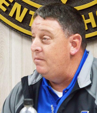 Superintendent Ryan Fuller updates the Joaquin ISD board on the progess of construction on the district’s new softball field. Zack Clark | Light and Champion