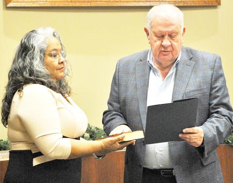 Mayor David Chadwick is sworn in by City Secretary Esther Elizondo at the Center city council meeting Dec. 8. Chadwick, running as an incumbent, was unopposed. Zack Clark | Light and Champion