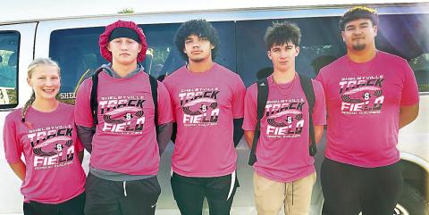 Shelbyville High School track athletes advanced to the Regionals meet in Palestine, hosted on May 1 and 2. Tate Obregon nished 3rd in discus, Trevin Cartwright placed 7th in shot put, and Shon Parker placed 8th in hurdles. Left to right: Heidi Stutts, Tate Obregon, Trevin Cartwright, Shon Parker, and Cason Lee. Track head coaches are (not pictured) Demarious Osby and Carrie Obregon. Submitted | Light and Champion