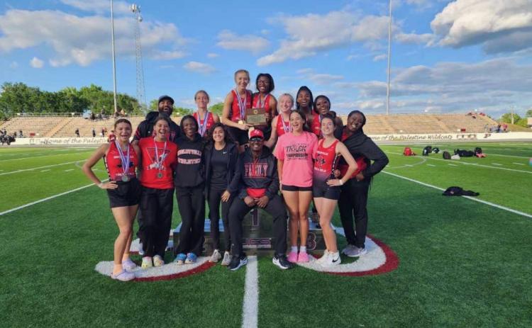  Lady Dragon Track State Qualifiers head to State Track Meet 